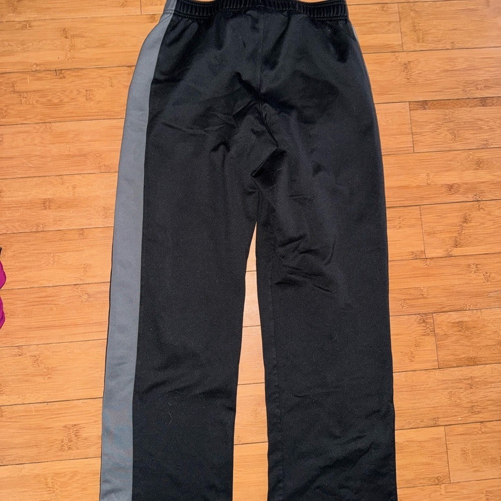 Under Armour Kids Black and Gray sweatpants - Picture 3 of 3